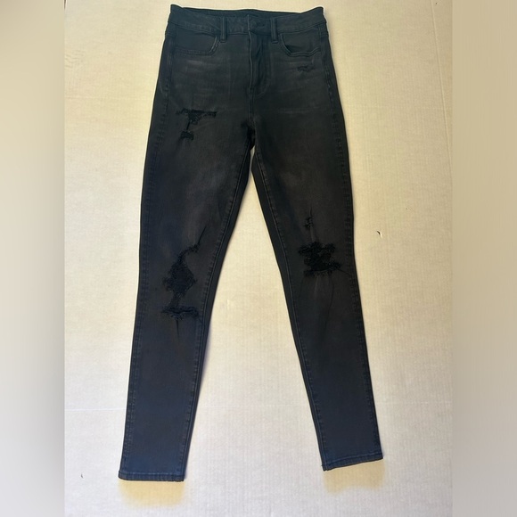 American Eagle Black Super Stretch Jeans w/Distressed Details NWT Sz-4short. U13 - Picture 1 of 12